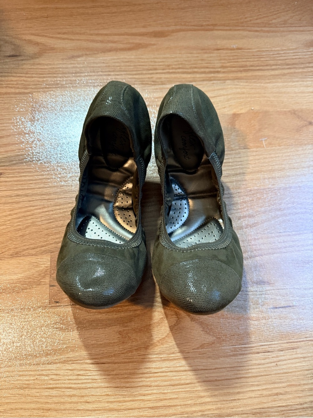 NWOT dexflex comfort Olive Green Slip-On Ballet Flats